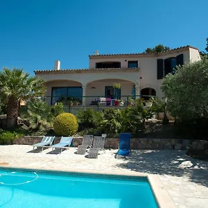 https://la-villa-sanary-sur-mer.fr-provencehotel.com